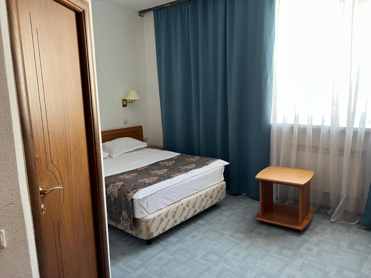 Green Hotel Atiraw Buitenkant foto