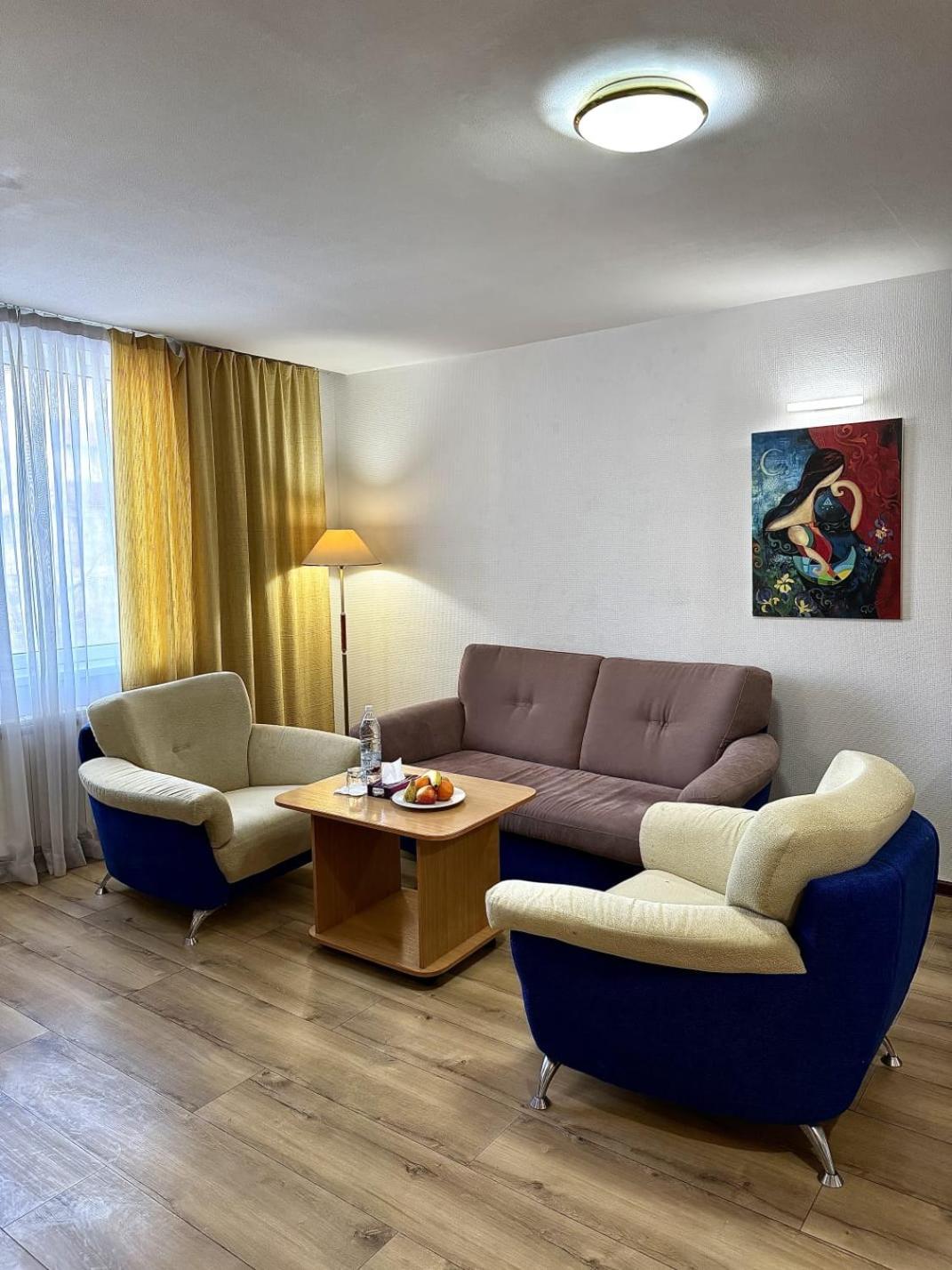 Green Hotel Atiraw Buitenkant foto